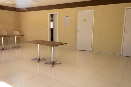 Apartamento para alugar com 42m², 2 quartos e 1 vaga Apartamento para alugar com 42m², 2 quartos e 1 vagaÁrea comum - Salão de festas