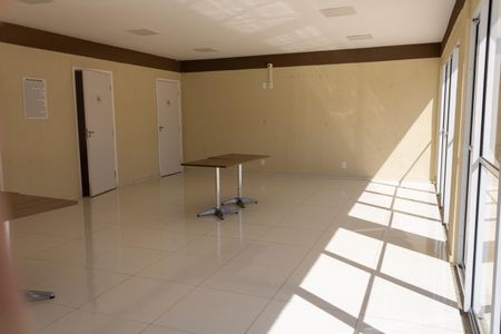 Apartamento para alugar com 42m², 2 quartos e 1 vaga Apartamento para alugar com 42m², 2 quartos e 1 vagaÁrea comum - Salão de festas