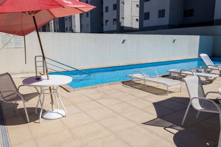 Apartamento para alugar com 42m², 2 quartos e 1 vaga Apartamento para alugar com 42m², 2 quartos e 1 vagaÁrea comum - Piscina
