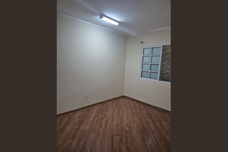 Casa para alugar com 3 quartos, 300m² em Jardim Teresa Cristina, São Paulo