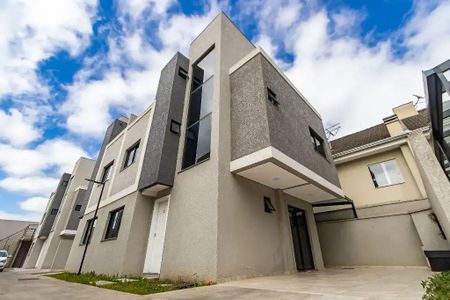 Casa de condomínio para alugar com 109m², 3 quartos e 1 vaga Casa de condomínio para alugar com 109m², 3 quartos e 1 vagaFachada