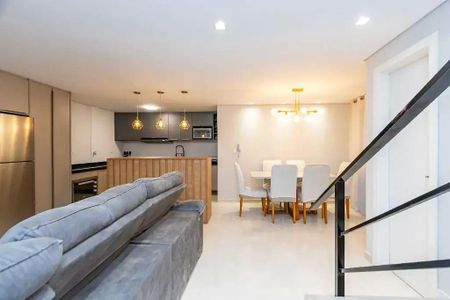 Sala de casa de condomínio para alugar com 3 quartos, 109m² em Uberaba, Curitiba