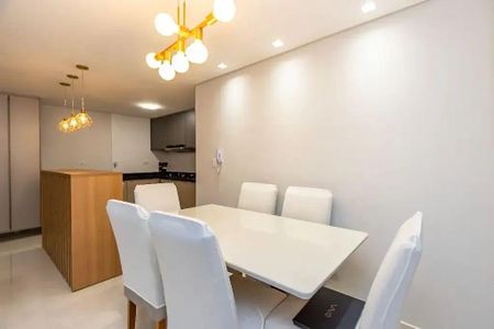Sala de casa de condomínio para alugar com 3 quartos, 109m² em Uberaba, Curitiba