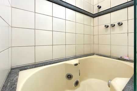 Apartamento para alugar com 45m², 1 quarto e 2 vagasBanheiro da Suíte