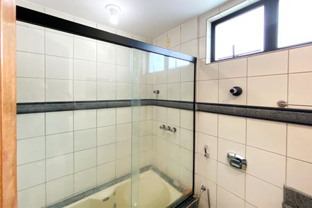 Apartamento para alugar com 45m², 1 quarto e 2 vagasBanheiro da Suíte