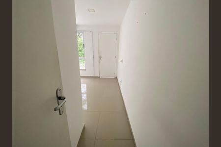 Sala de casa de condomínio para alugar com 2 quartos, 80m² em Jacarepaguá, Rio de Janeiro
