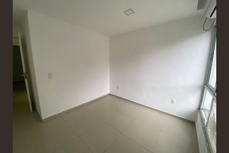 Sala de casa de condomínio para alugar com 2 quartos, 80m² em Jacarepaguá, Rio de Janeiro