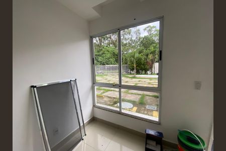 Sala de casa de condomínio para alugar com 2 quartos, 80m² em Jacarepaguá, Rio de Janeiro