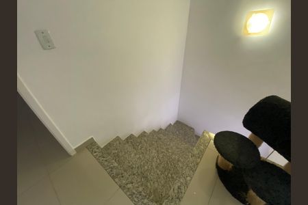 Casa de condomínio para alugar com 80m², 2 quartos e 1 vagaCorredor