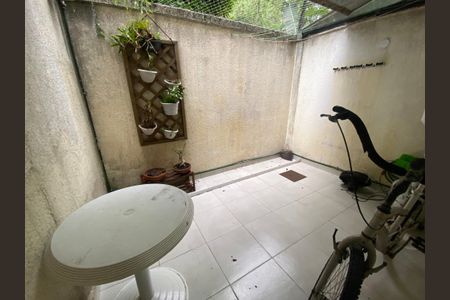 Casa de condomínio para alugar com 80m², 2 quartos e 1 vagaBanheiro