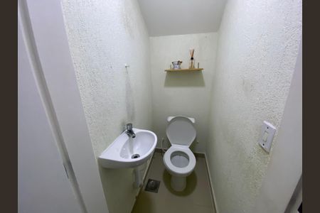 Casa de condomínio para alugar com 80m², 2 quartos e 1 vagaBanheiro