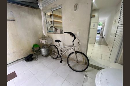 Casa de condomínio para alugar com 80m², 2 quartos e 1 vagaÁrea de serviço