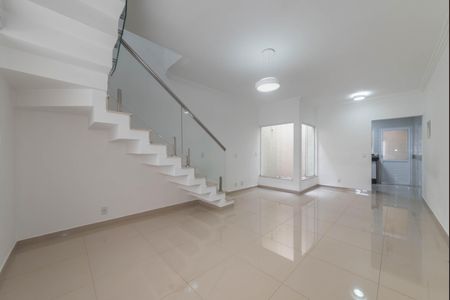 Casa de condomínio à venda com 100m², 3 quartos e 2 vagasSala