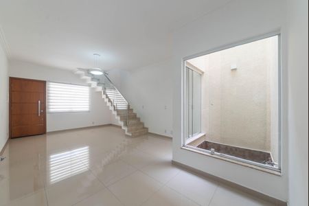 Sala de casa à venda com 3 quartos, 100m² em Vila Gumercindo, São Paulo