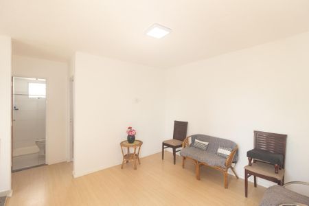 Sala de apartamento para alugar com 2 quartos, 45m² em Santa Cruz, Rio de Janeiro