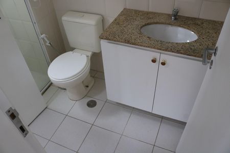 Apartamento para alugar com 55m², 2 quartos e 2 vagasBanheiro 1