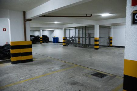 Studio para alugar com 27m², 1 quarto e 1 vaga Studio para alugar com 27m², 1 quarto e 1 vagaGaragem
