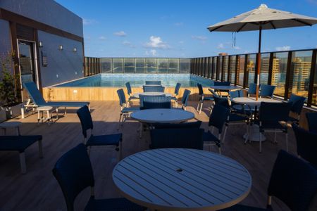 Studio para alugar com 27m², 1 quarto e 1 vaga Studio para alugar com 27m², 1 quarto e 1 vagaÁrea comum - Piscina