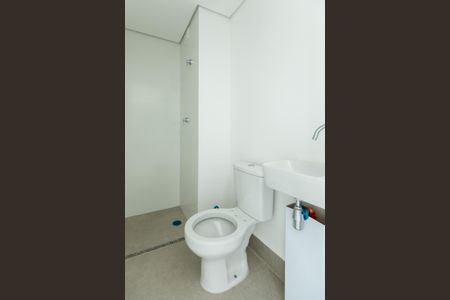 Banheiro da Área de Serviço de apartamento à venda com 3 quartos, 139m² em Cambuí, Campinas