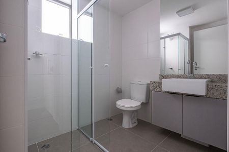 Banheiro de kitnet/studio para alugar com 1 quarto, 25m² em Cerqueira César, São Paulo