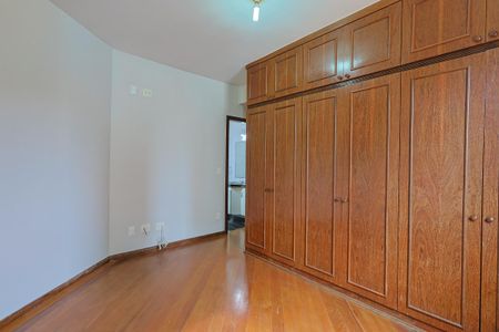 Apartamento à venda com 76m², 2 quartos e 2 vagasQuarto 2 - Suíte