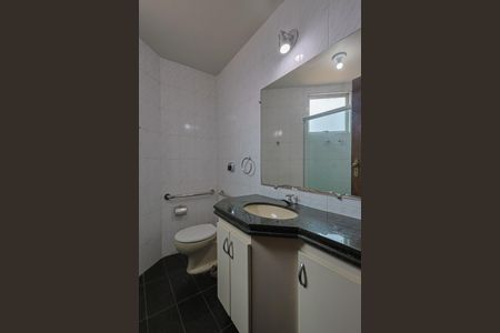 Apartamento à venda com 76m², 2 quartos e 2 vagasBanheiro da Suíte