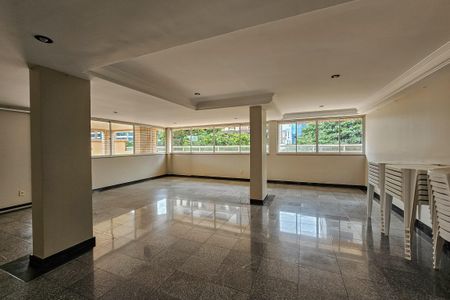 Apartamento à venda com 76m², 2 quartos e 2 vagasÁrea comum - Salão de festas
