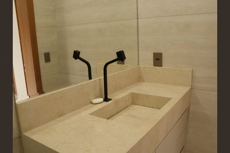 Casa para alugar com 530m², 5 quartos e 5 vagasBanheiro - torneira