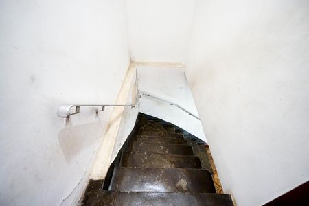 Casa à venda com 225m², 3 quartos e 2 vagasEscada