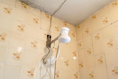 Casa à venda com 225m², 3 quartos e 2 vagasChuveiro