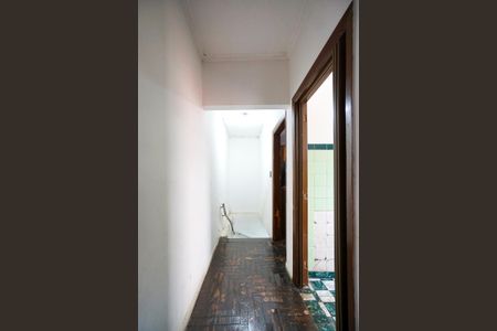 Casa à venda com 225m², 3 quartos e 2 vagasCorredor dos quartos