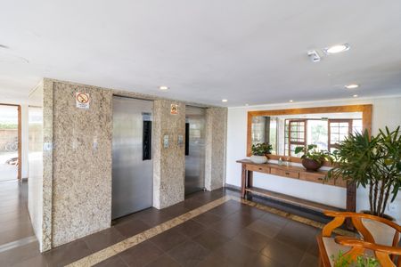 Apartamento à venda com 100m², 3 quartos e 1 vagaHall de entrada