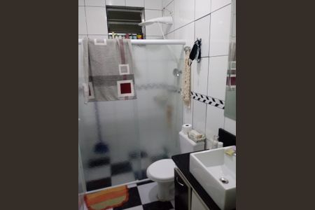 Banheiro de casa para alugar com 2 quartos, 180m² em Vila Albertina, São Paulo