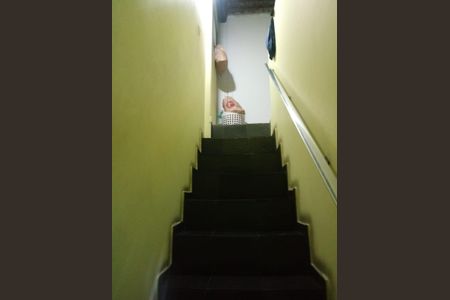 Escada de casa para alugar com 2 quartos, 180m² em Vila Albertina, São Paulo