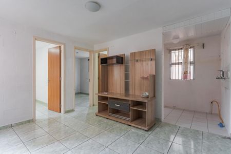 Sala de apartamento para alugar com 2 quartos, 40m² em Mário Quintana, Porto Alegre