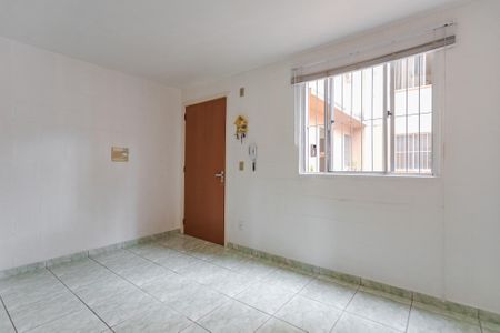 Sala de apartamento para alugar com 2 quartos, 40m² em Mário Quintana, Porto Alegre