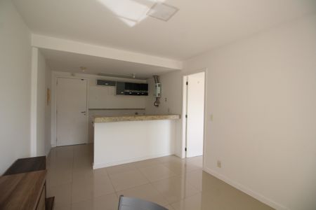 Sala de apartamento à venda com 1 quarto, 50m² em Barra Olímpica, Rio de Janeiro