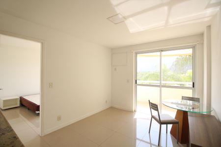 Sala de apartamento à venda com 1 quarto, 50m² em Barra Olímpica, Rio de Janeiro