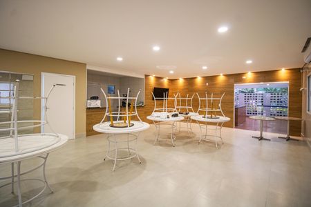 Apartamento à venda com 56m², 3 quartos e 1 vaga Apartamento à venda com 56m², 3 quartos e 1 vagaÁrea comum - Salão de festas