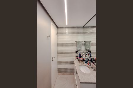 Apartamento à venda com 142m², 3 quartos e 2 vagasBanheiro da Suíte 1