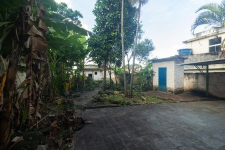 Casa para alugar com 383m², 1 quarto e 2 vagas Casa para alugar com 383m², 1 quarto e 2 vagasQuintal