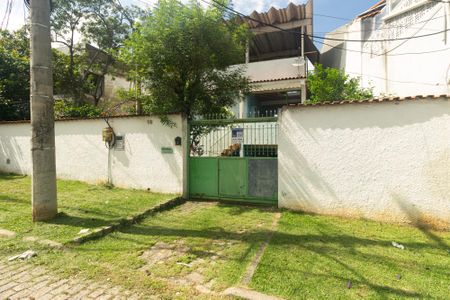 Casa para alugar com 383m², 1 quarto e 2 vagas Casa para alugar com 383m², 1 quarto e 2 vagasFachada