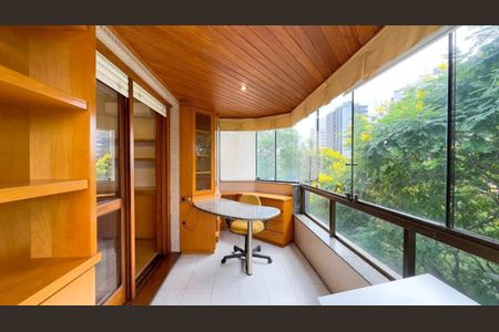 Apartamento à venda com 174m², 3 quartos e 2 vagas Apartamento à venda com 174m², 3 quartos e 2 vagasFoto 07