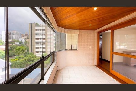 Apartamento à venda com 174m², 3 quartos e 2 vagas Apartamento à venda com 174m², 3 quartos e 2 vagasFoto 03