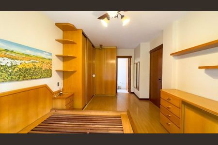 Apartamento à venda com 174m², 3 quartos e 2 vagas Apartamento à venda com 174m², 3 quartos e 2 vagasFoto 22