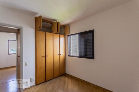 Apartamento para alugar com 90m², 3 quartos e 2 vagas Apartamento para alugar com 90m², 3 quartos e 2 vagasQuarto