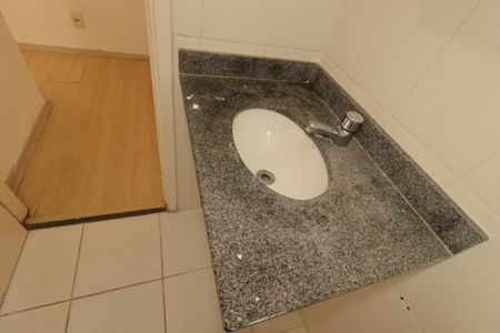 Apartamento para alugar com 55m², 2 quartos e sem vagaBanheiro - Pia