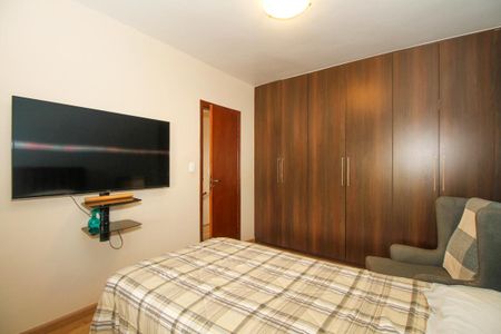 Casa à venda com 180m², 3 quartos e 2 vagas Casa à venda com 180m², 3 quartos e 2 vagasQuarto 2