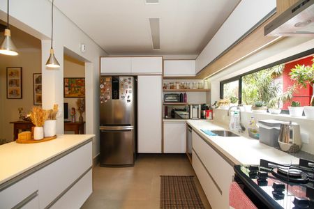 Casa à venda com 180m², 3 quartos e 2 vagas Casa à venda com 180m², 3 quartos e 2 vagasCozinha