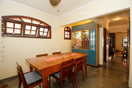 Casa à venda com 180m², 3 quartos e 2 vagas Casa à venda com 180m², 3 quartos e 2 vagasSala de Jantar